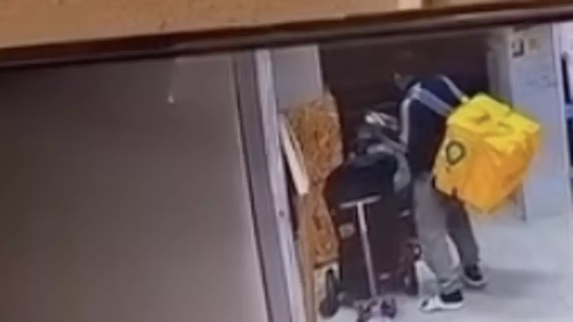 Алматыда балалар арбасына дәрет сындырып кеткен адам анықталды