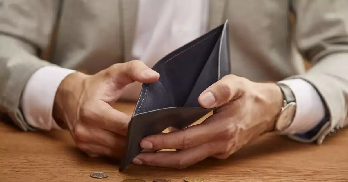  Казахстанец заявил о `пропаже` денег с пенсионного счета 