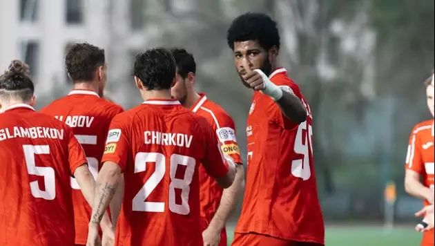 Удаление и гол легионера решили судьбу матча в Кубке Казахстана