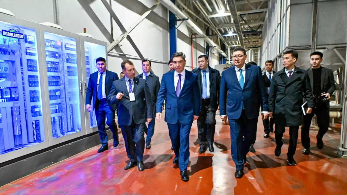 Жаңа зауыттар, жүздеген жұмыс орны: Бектенов Абай облысына тапсырма жүктеді