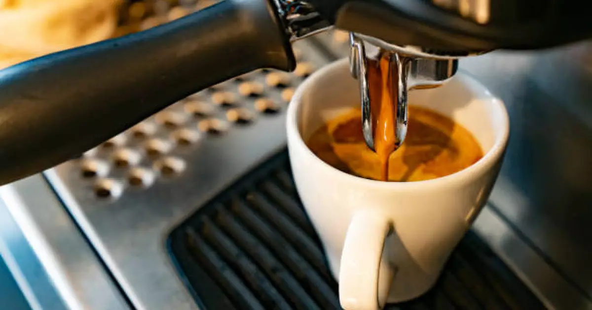  Бір шыныаяқ кофе кей дәрумендердің пайдасын жойып жібереді 