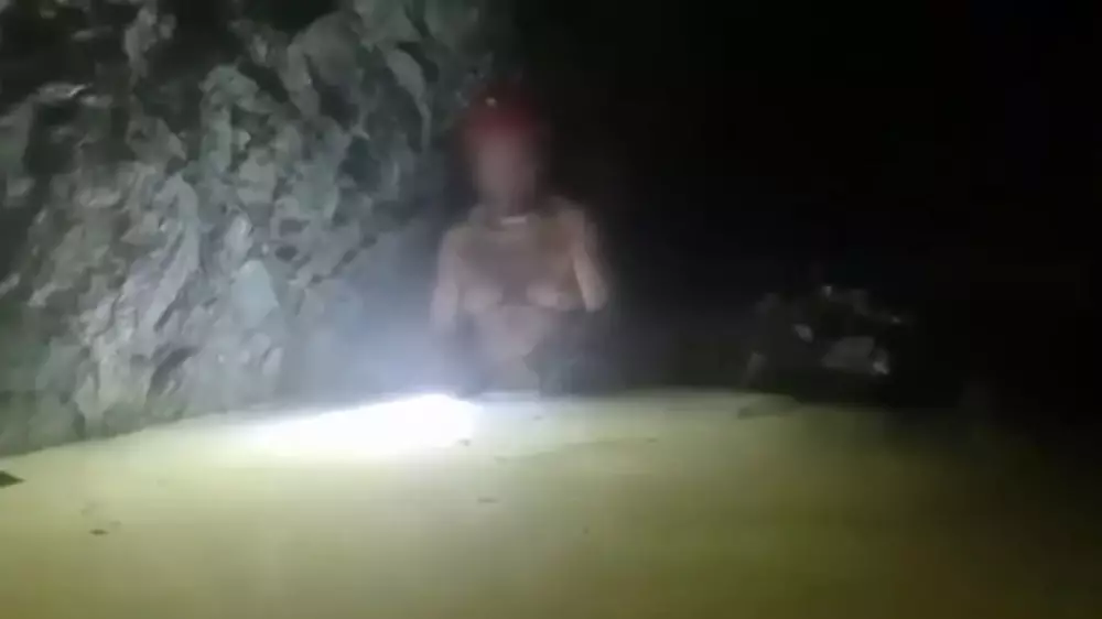 Шахтера, который 14 дней провел в затопленном руднике, нашли живым