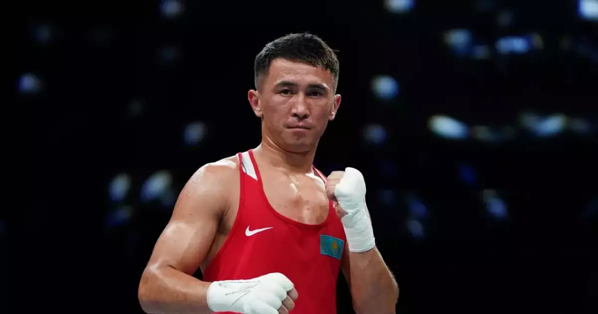  Махмұд Сабырхан Азия чемпионы атанған боксшы қызға көрімдік берді (ВИДЕО) 