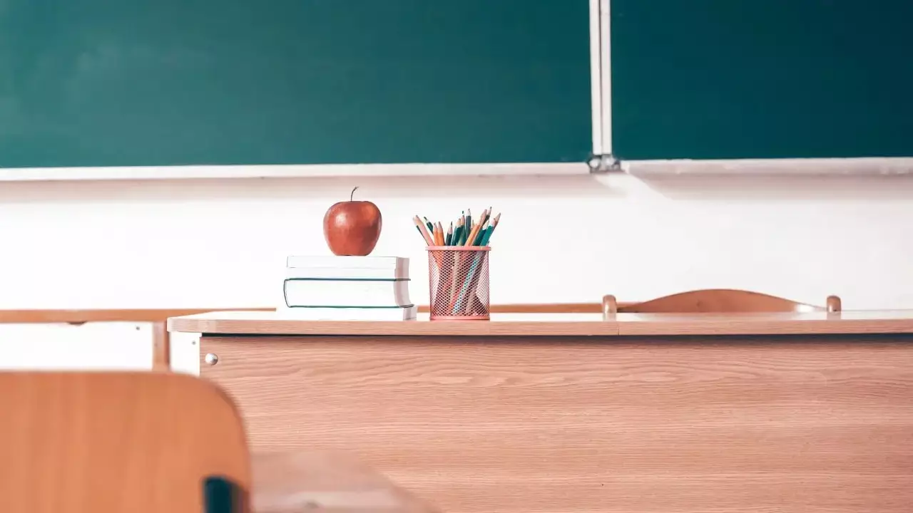 Министр мәлімдеді: қазақстандық мұғалімдерді тесттен босатты