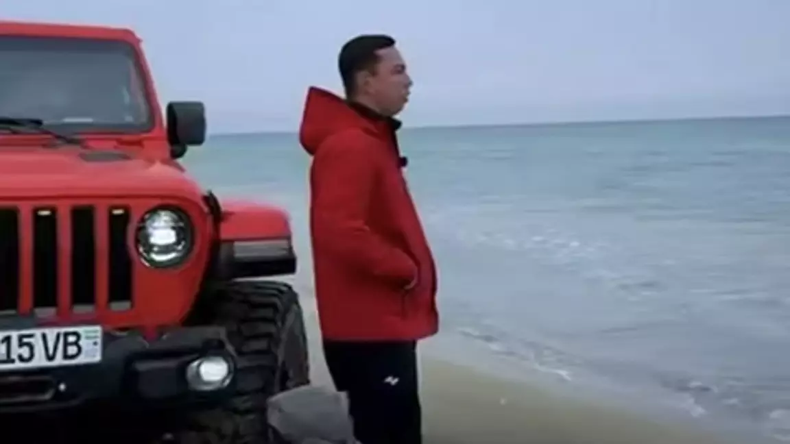 Маңғыстауда өзбекстандық блогер тұзды алқапта көлік жүргізгені үшін жазаланды