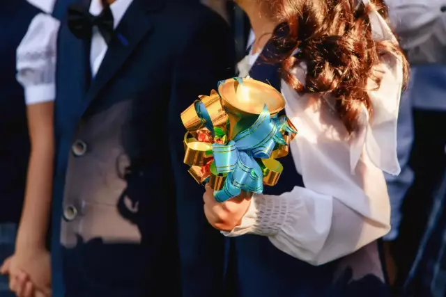 41 млн теңге: Алматыда мектеп бітіру кешіне қатысты шу шықты