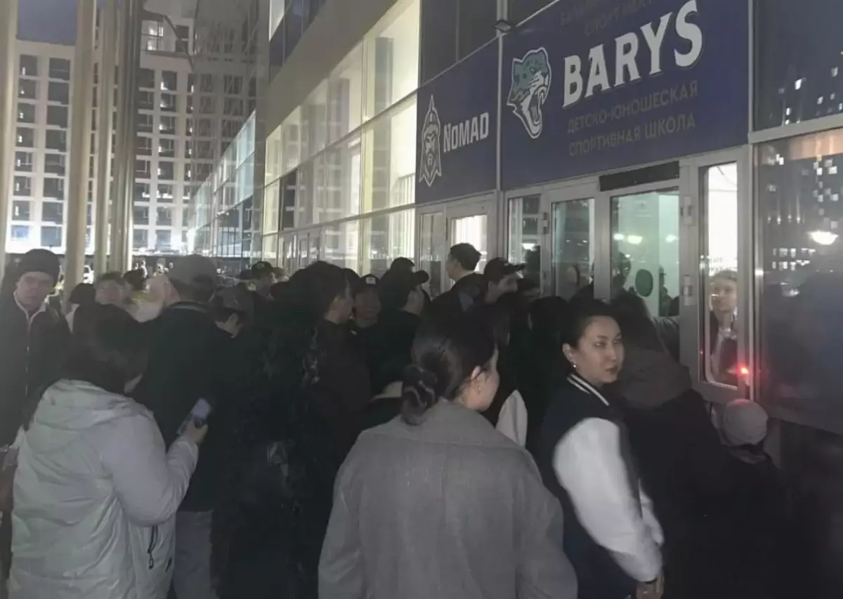 «Люди как в банке»: финал чемпионата РК по хоккею в Астане обернулся громким скандалом