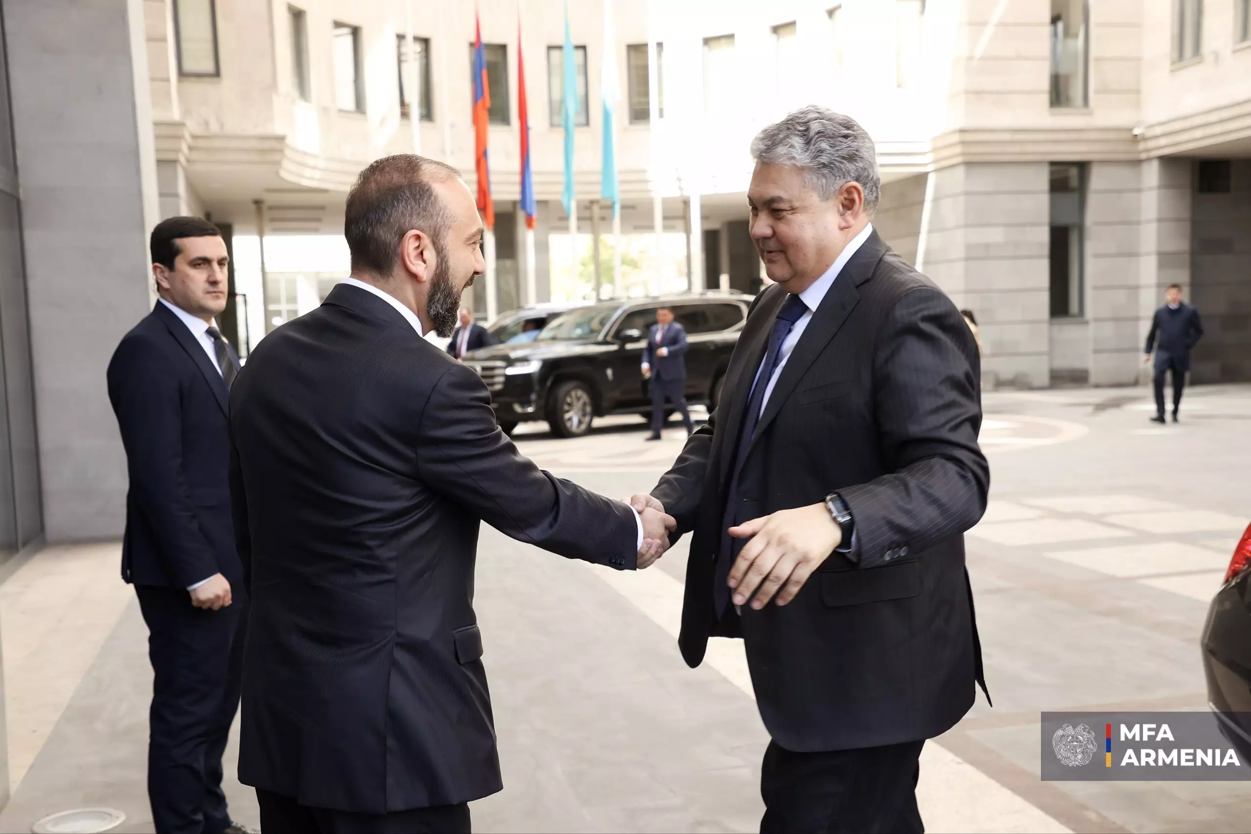 Министры иностранных дел Армении и Казахстана провели встречу.