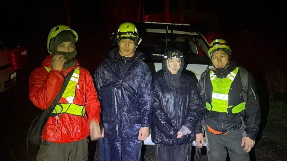 Девушку-зумера спасли в горах Алматы ночью