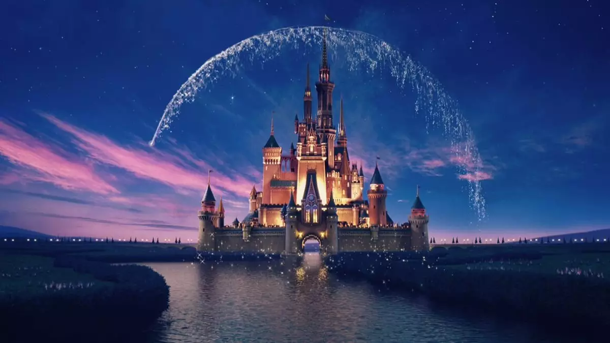 Disney мың қызметкерін қысқартады