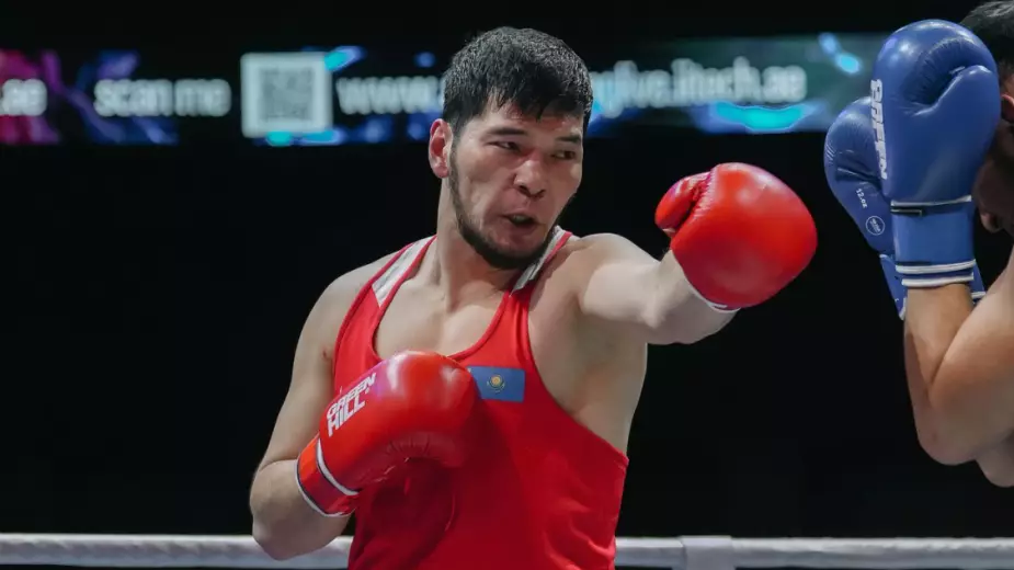Казахстан победил Узбекистан в бою за золото чемпионата Азии-2026 по боксу. Видео боя