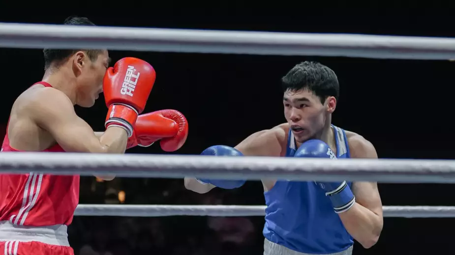 "Финал был легким". Чемпион Азии из Казахстана оценил свой бой против узбекского боксера