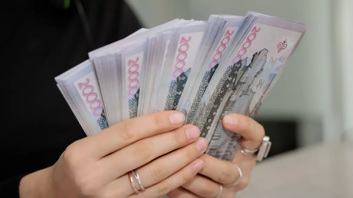 До 272 тысяч за ребенка: какие выплаты получают семьи в Казахстане