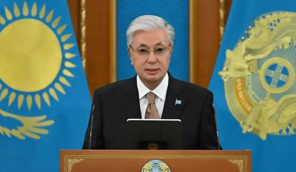 Токаев выступил за усиление роли семьи и школы в воспитании детей