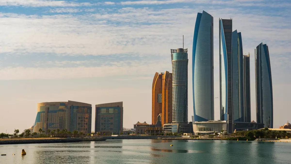 Эмиратский ADCB получил разрешение на второй банк в Казахстане: что известно и что скрыл регулятор