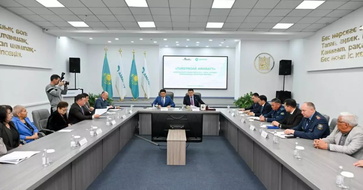   TURGYNDAR AMANATY: Семейде тұрғын үй инфрақұрылымын жақсарту мәселесі талқыланды   