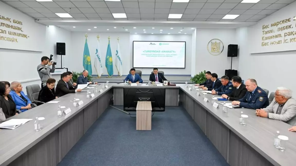 Семейде «Үйді басқару: жауапкершілік, сенім, нәтиже» атты өңірлік форум өтті