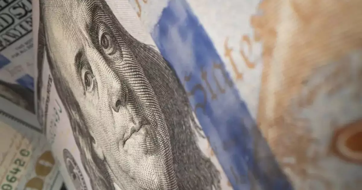  Курс доллара снова падает после вчерашнего взлета 