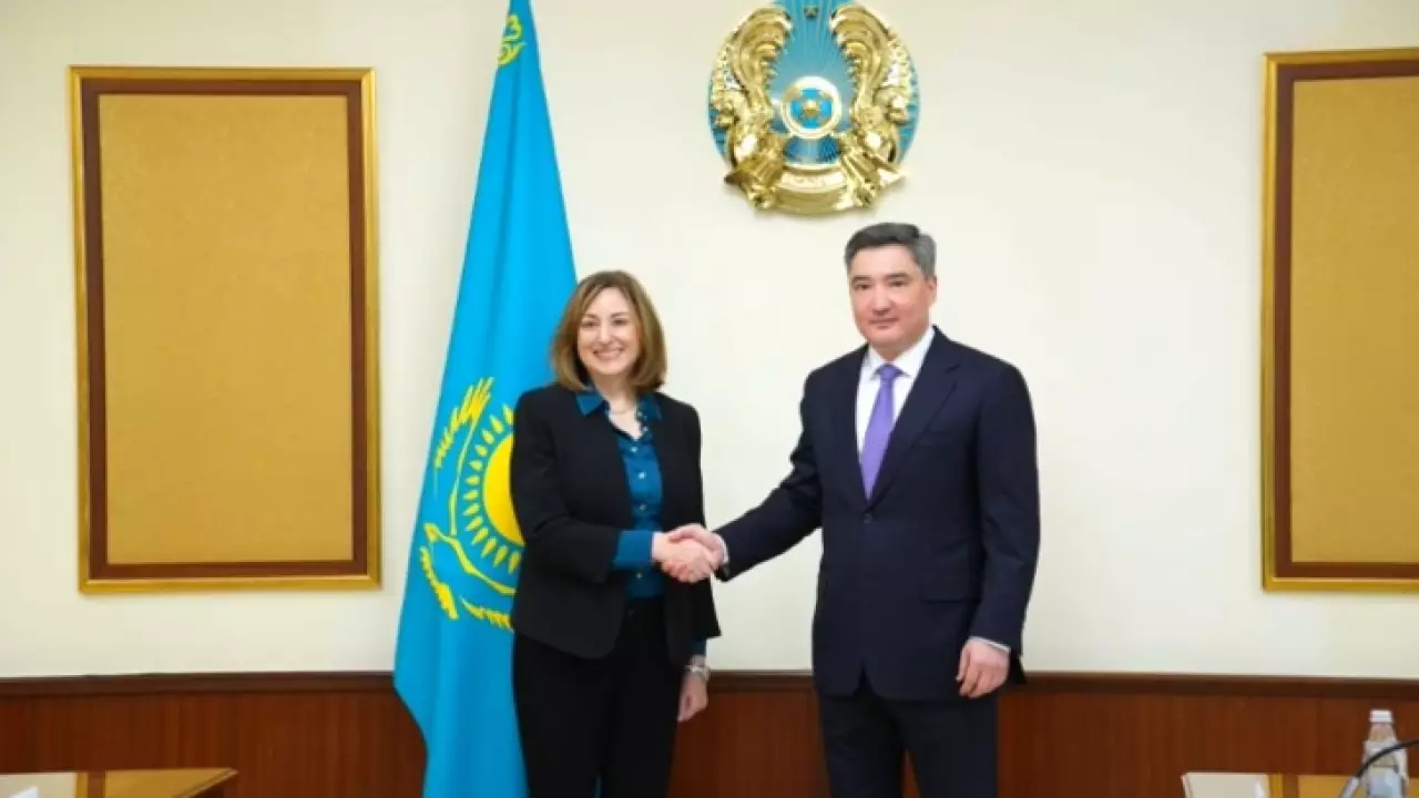 Премьер-министр Казахстана встретился с послом США