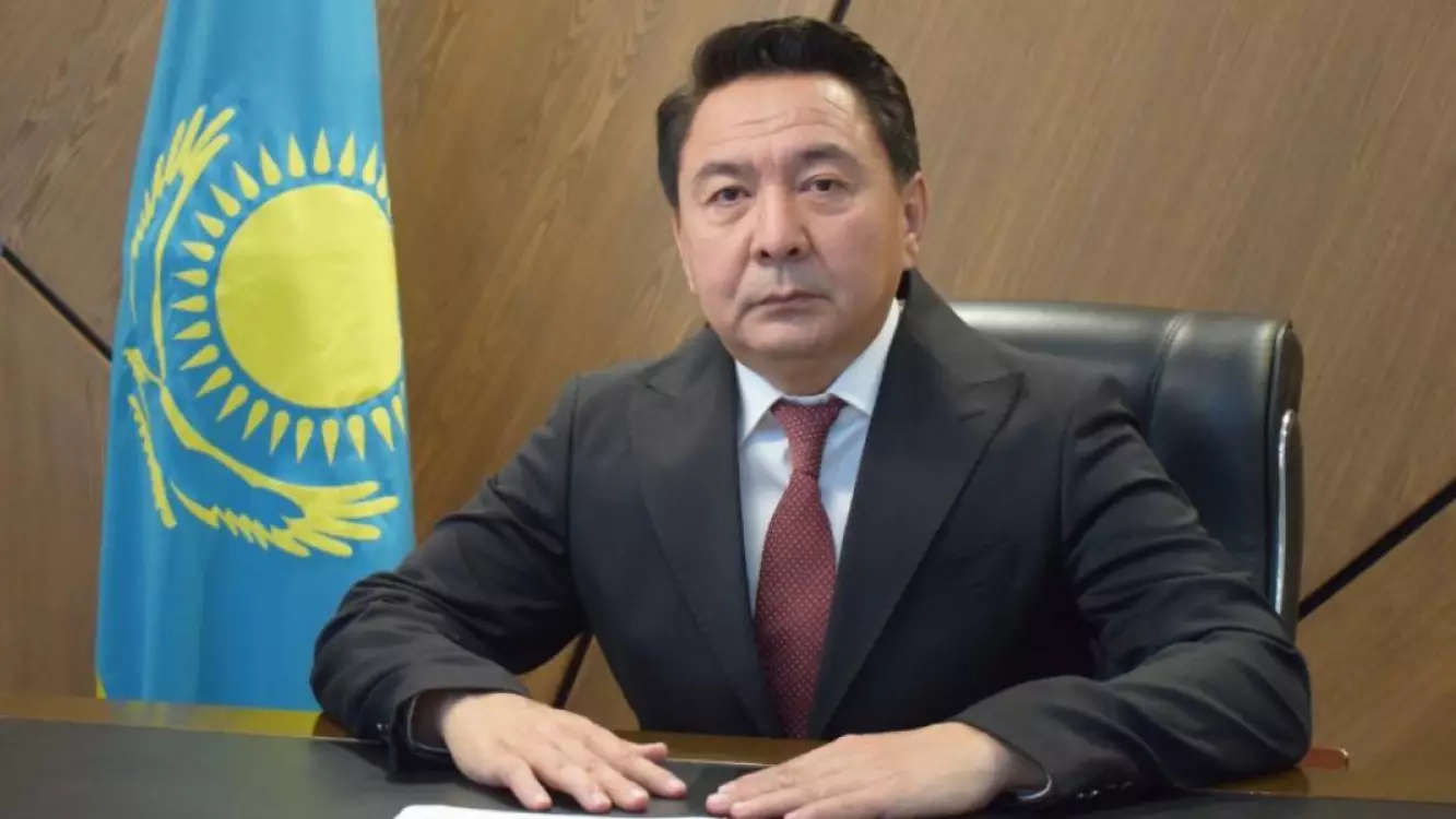 Құлсарыдағы шулы жаназа: Мыңдаған адам педофилдің туысы екенін білмей келген