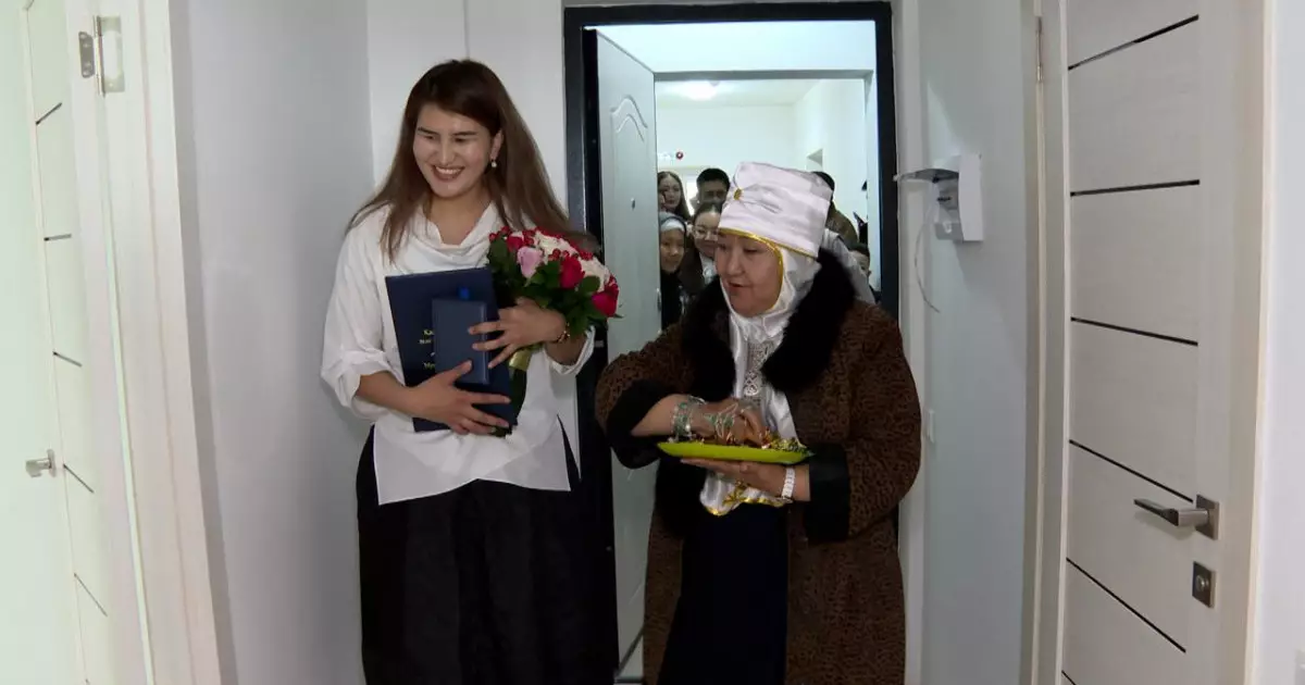  Гранттан баспанаға дейін: Мемлекет жас ғалымдарға қалай қолдау көрсетуде? 