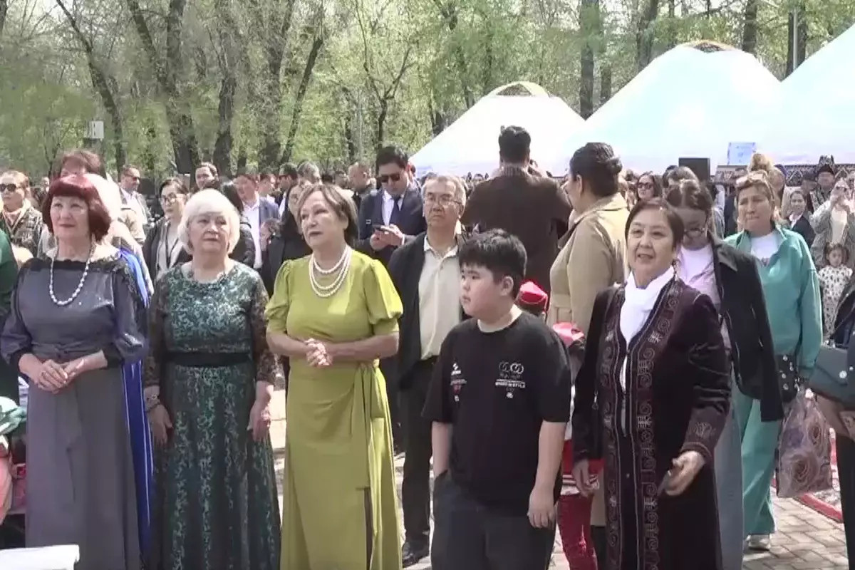 Алматыда әуежай қызметкерлері Ұлыстың ұлы күнін атап өтті