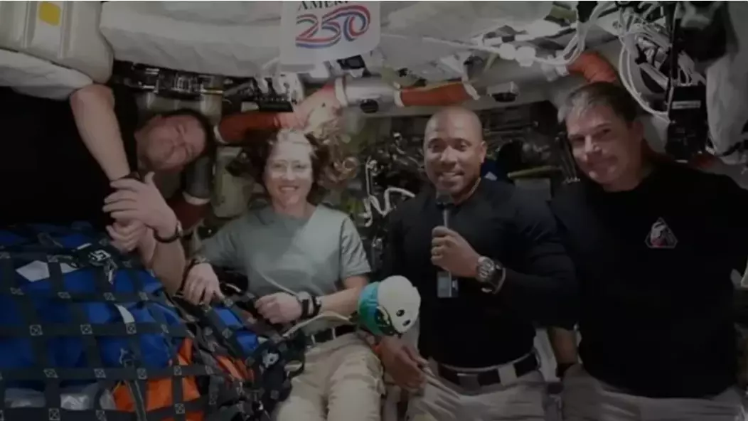 "Артемида" экипажы Жерге оралады: астронавтар ғарыштан баспасөз мәслихатын өткізді