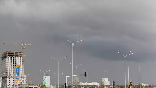Штормовое предупреждение объявлено в ряде регионов Казахстана