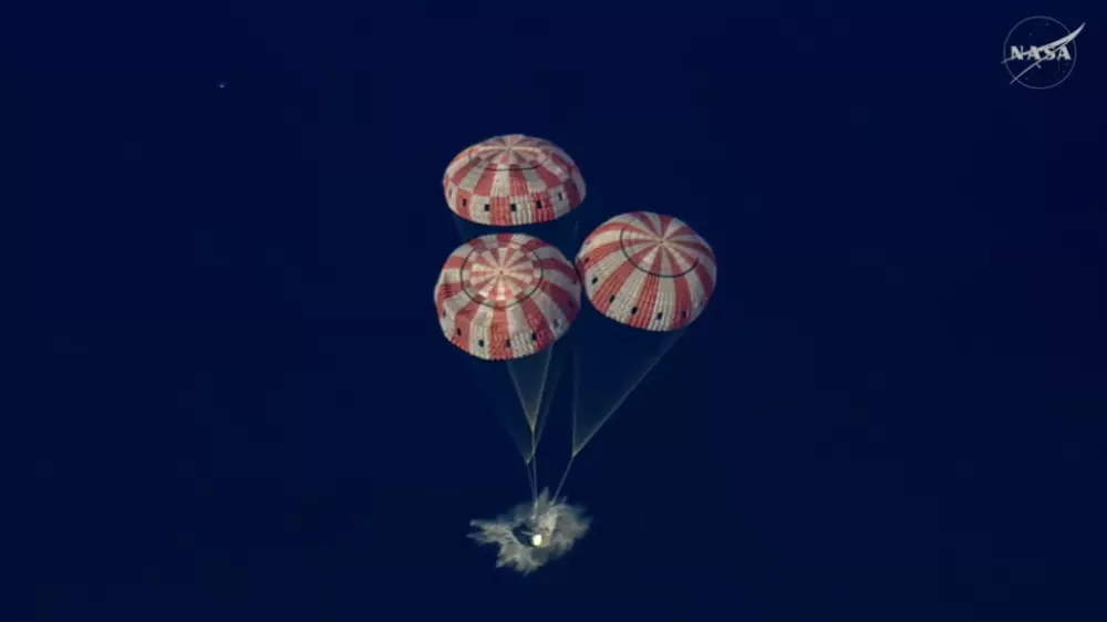 Миссия “Артемида-2“ завершилась: экипаж успешно вернулся на Землю