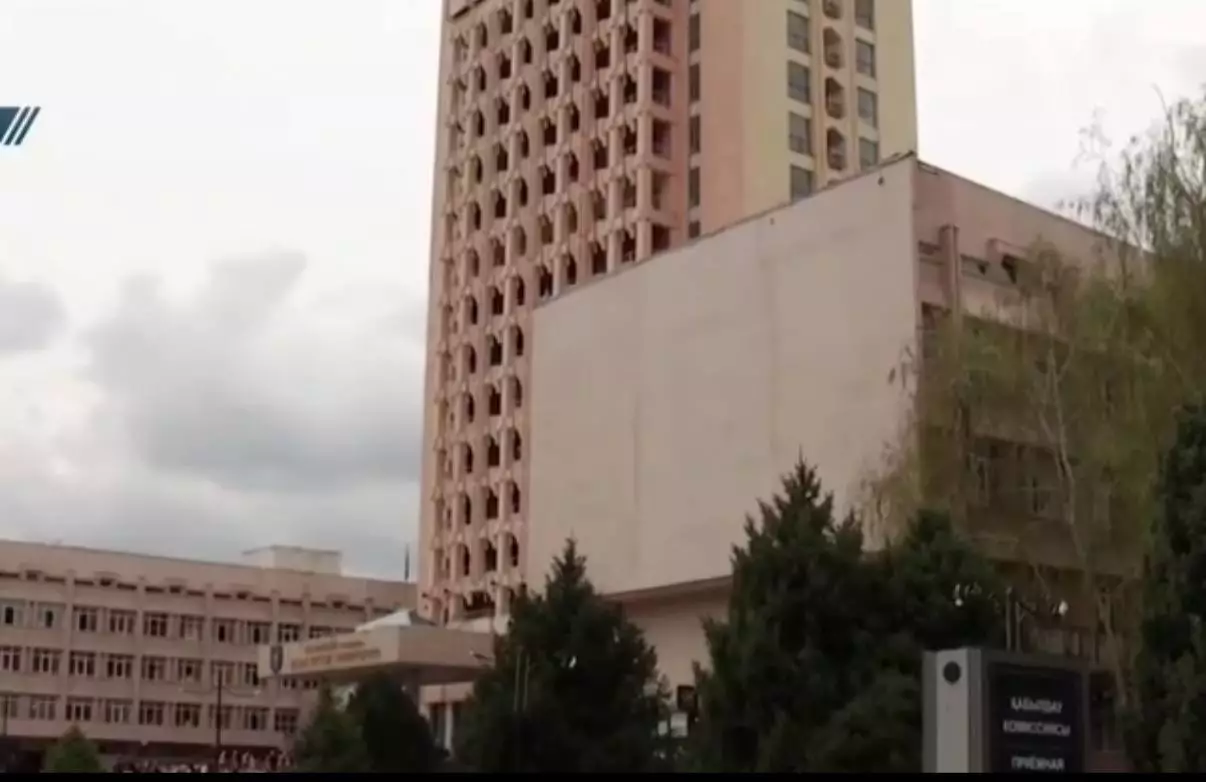 ҚазҰУ-дағы дау: студент қыздардың жүктілігі туралы мәліметтер желіге тарады