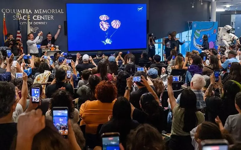 Айға 50 жылдан соң адам ұшты: Тоқаев Трампты құттықтады