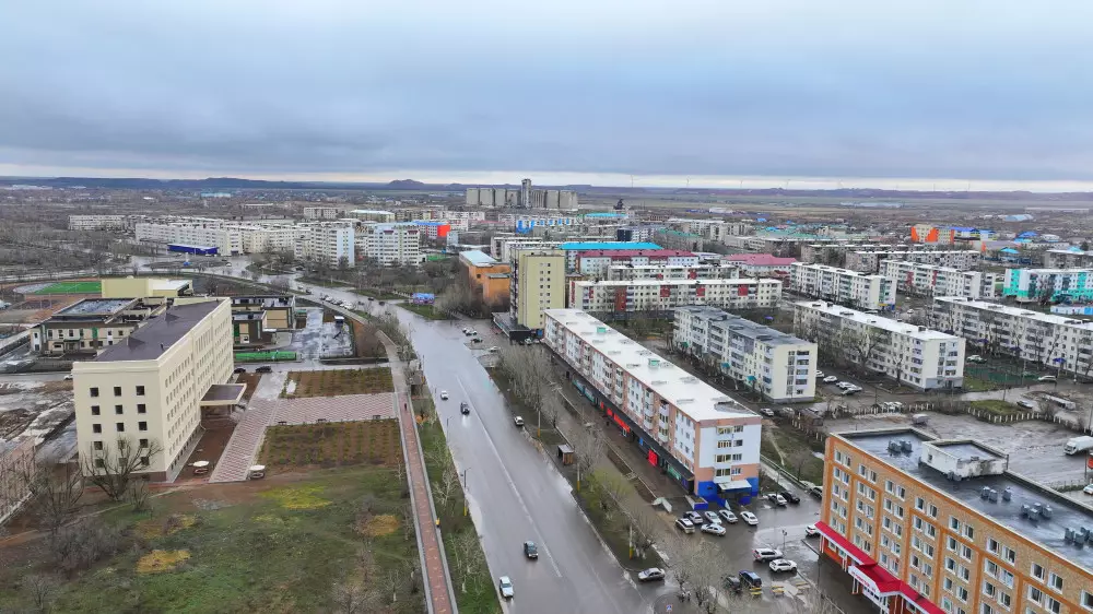 Аэропорт, дороги и соцобъекты: аким Костанайской области проверил ключевые проекты