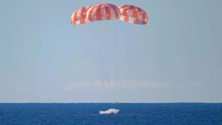 Астронавты миссии «Артемида-2» успешно вернулись на Землю после облета Луны