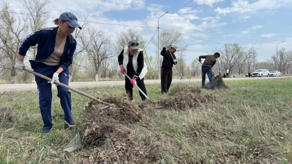 «Таза Қазақстан»: Жетісудағы экологиялық акцияда өзен жағалауы мен елді мекендер тазартылды