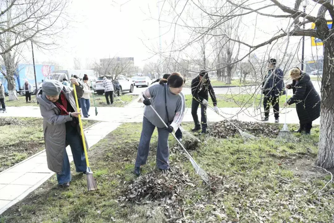 «Таза Қазақстан»: Астанада 200-ге жуық цирк қызметкері сенбілікке шықты