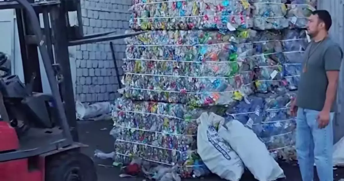  Қалдықтан кәсіпке: Түркістан облысының тұрғыны қоқыстан табыс тауып отыр 