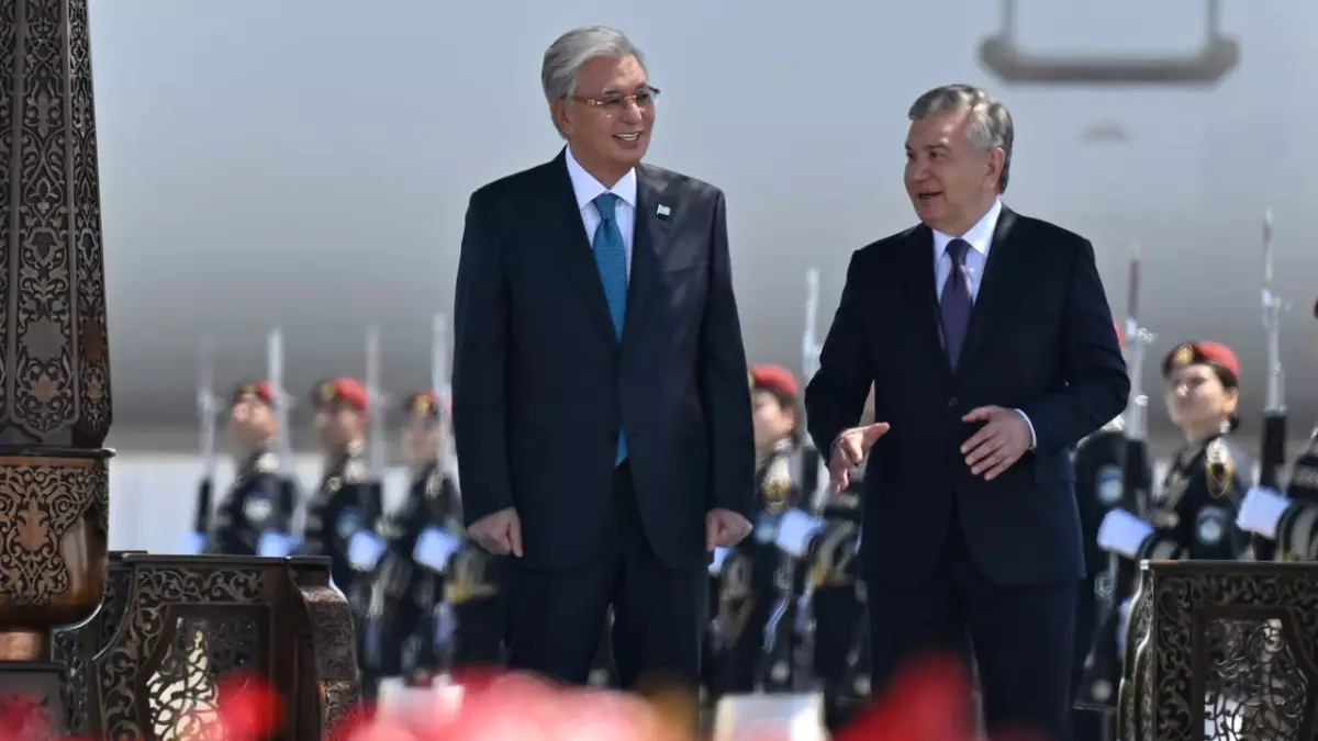 Касым-Жомарт Токаев прибыл с рабочим визитом в Узбекистан