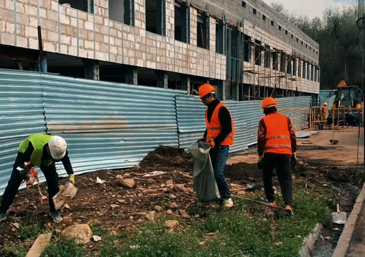 Қаланың құрылыс нысандарында сенбілік өтті