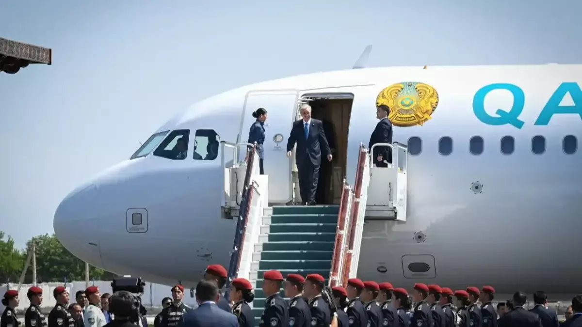 Касым-Жомарт Токаев прибыл с рабочим визитом в Узбекистан