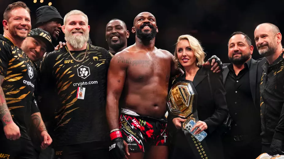 Джон Джонс объявил о завершении карьеры