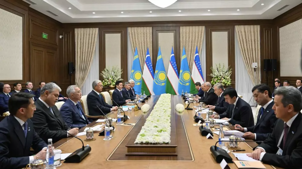 “Өзбекстанмен қарым-қатынастың бұрын-соңды болмаған жоғары деңгейі“ - Тоқаев