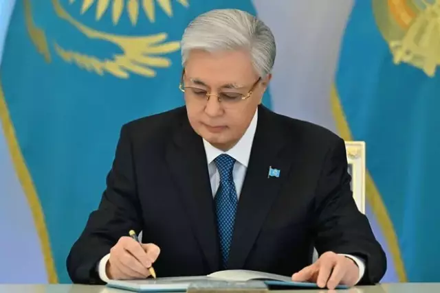 Тоқаев белгілі ғалымдарды марапаттады