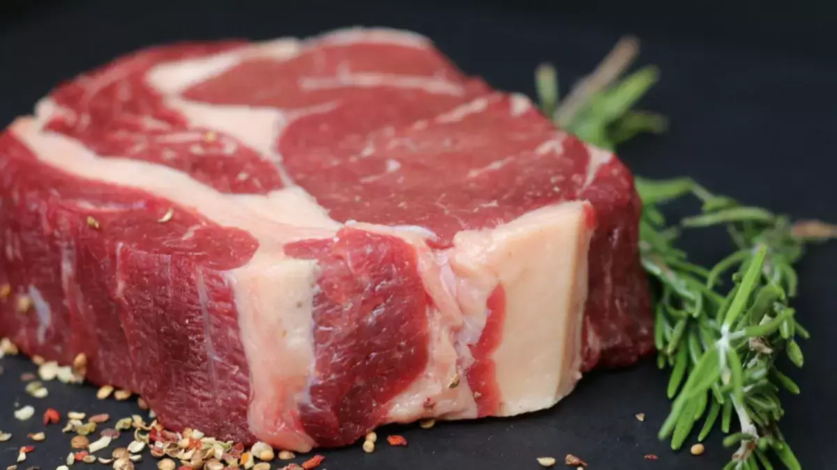 Отказ от мяса в пожилом возрасте: биохимик рассказала о возможных последствиях - новости на Lada.kz 11.04.2026