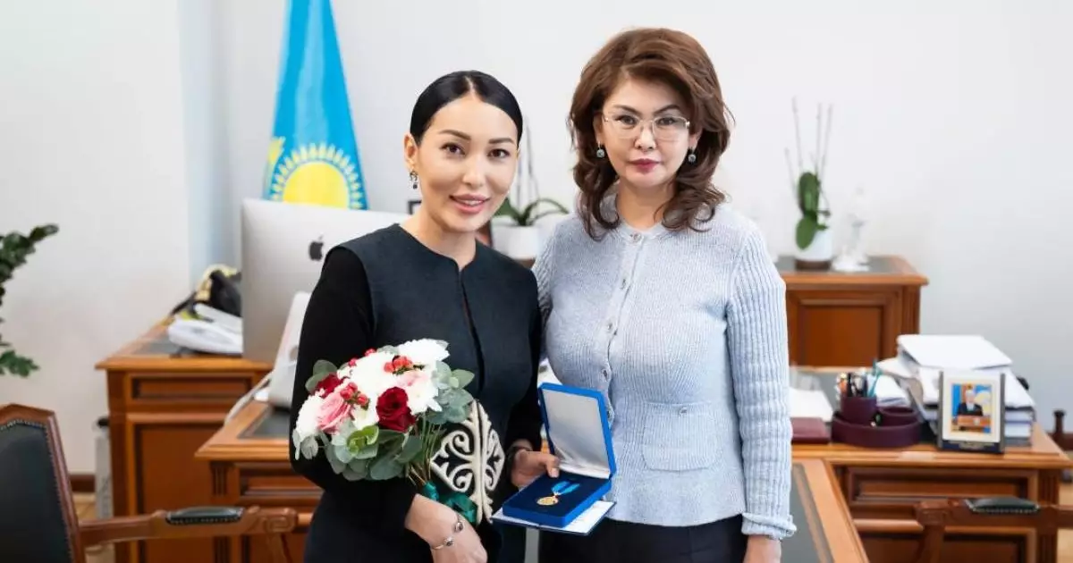  Токаев наградил журналистку Самал Ибраеву медалью «Ерен еңбегі үшін» 