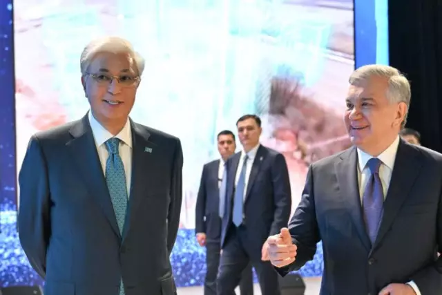 Қазақстан мен Өзбекстан президенттері жасанды интеллект хакатонына барды