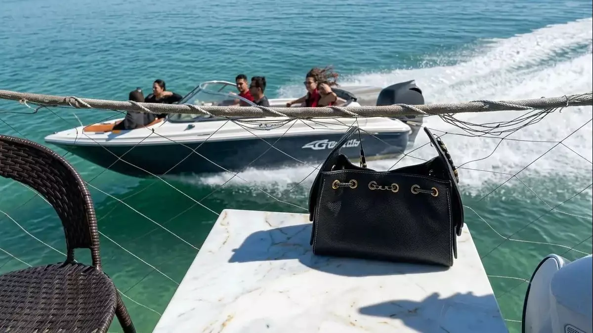 Ақтауда қауіпті маневр жасаған катер жүргізушісіне айыппұл салынды