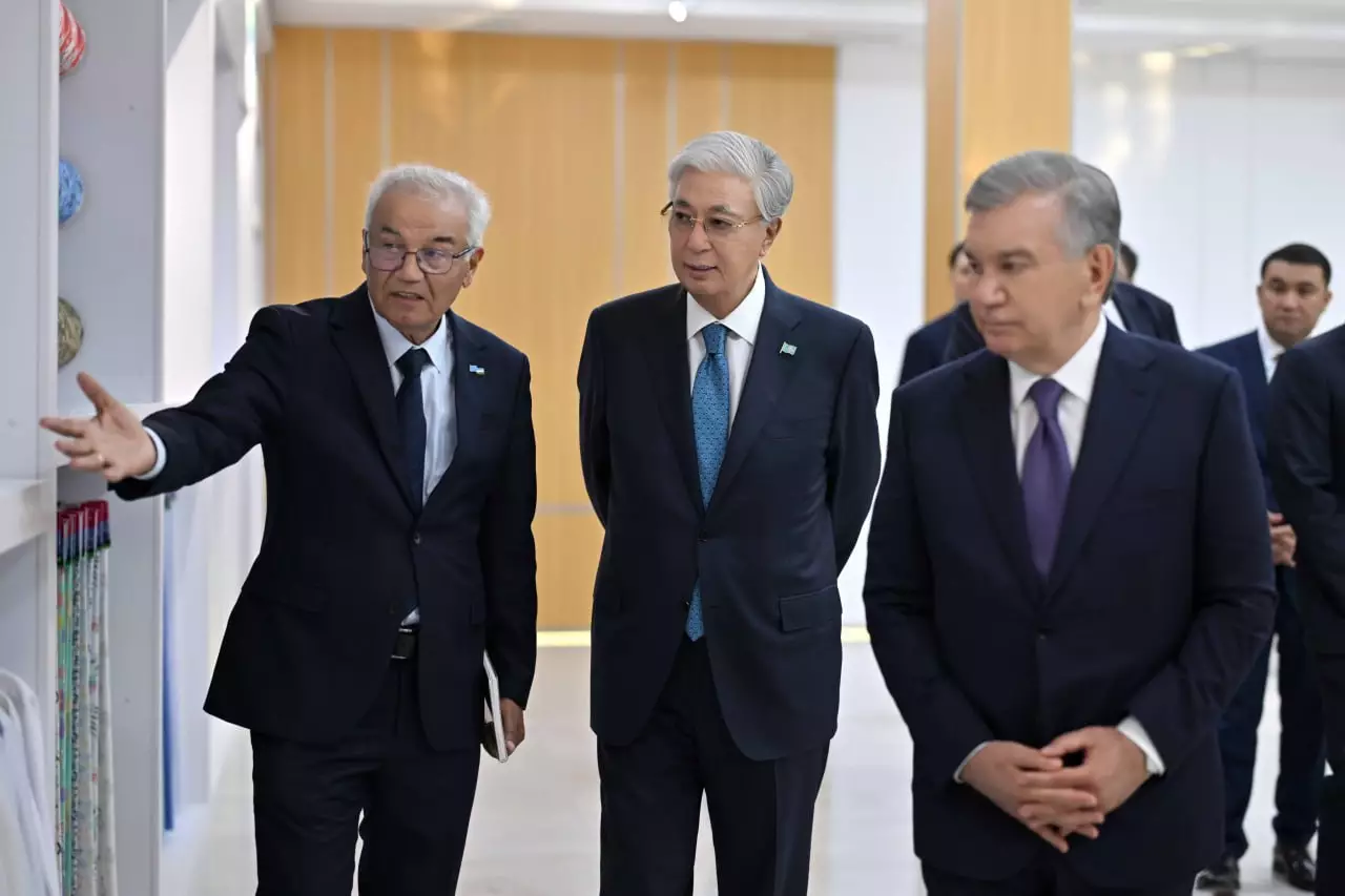 Қазақстан мен Өзбекстан президенттері MERGANTEKS кәсіпорнына барды