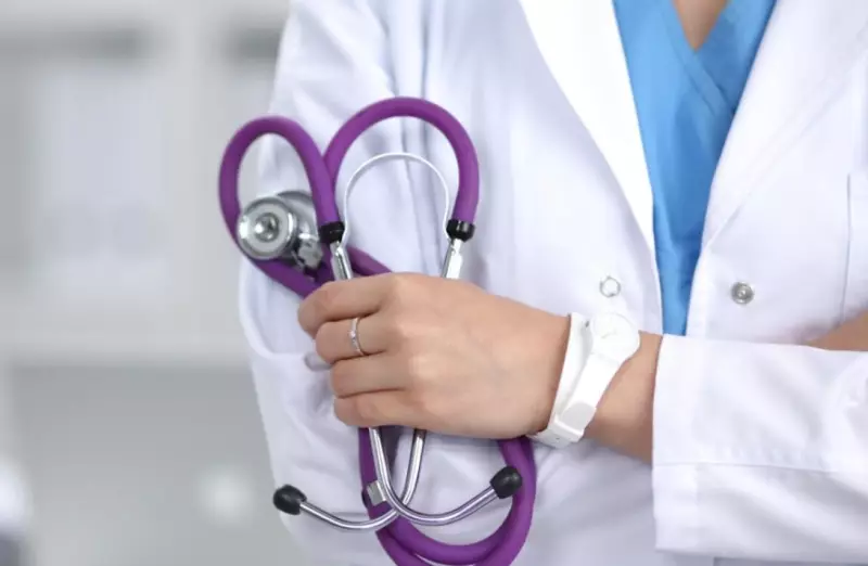 В Казахстане медики устроили застолье на работе