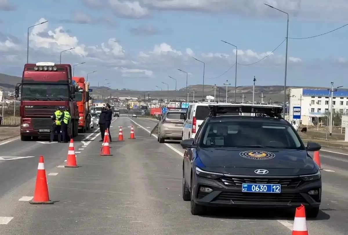 Фильтрационные посты на дорогах Мангистау — выборочная проверка водителей - новости на Lada.kz 11.04.2026