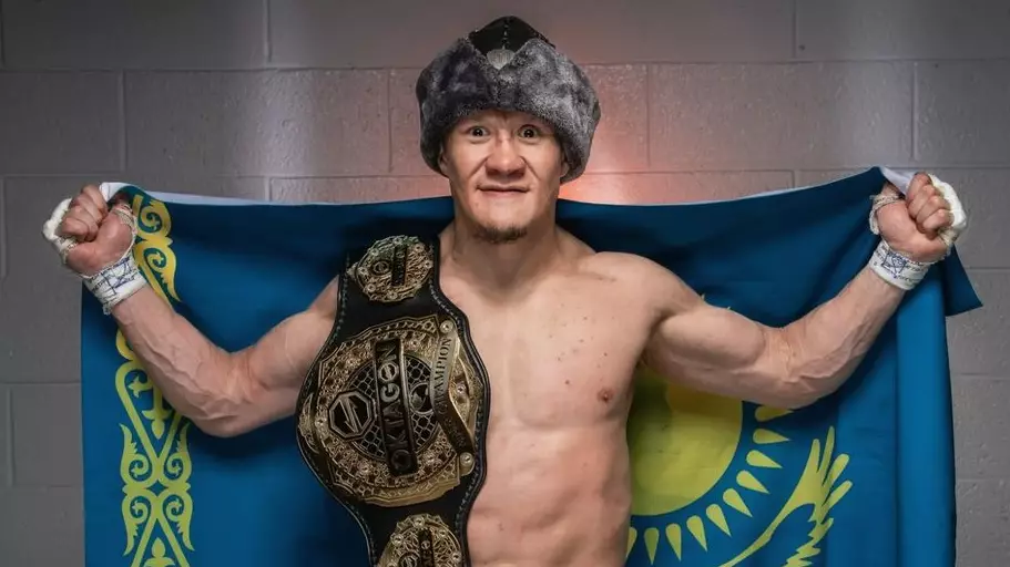 Жалгас Жумагулов оформил крутой нокаут в кулачке: видео. Так готовится к двойному чемпионству!